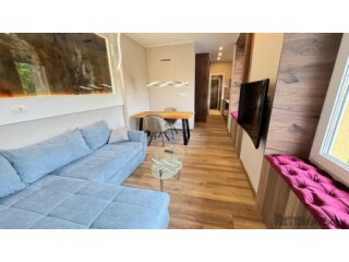 Matulji, centar, tri stana, 100m2