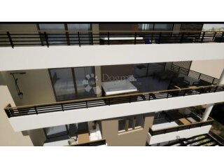 Penthouse sa pogledom na more, Makarska