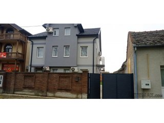 Stambeni objekat sa 7 stanova,glavna ulica Sremska Mitrovica
