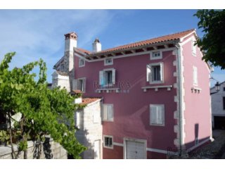 Tinjan, kamena kuća, stara villa