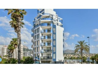 Nueva promoción de un edificio de apartamentos de lujo..