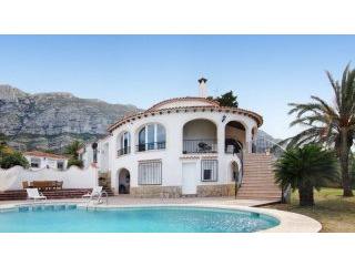 Substantial Family Villa in Denia