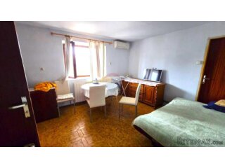 Istra,Rovinj-9 km, velika dvojna kuća 200 m2 + dvorište 320