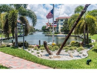 2 bedroom Town House For Sale: 1350 N..
