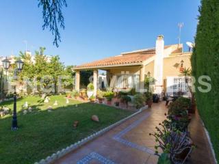 OFFER- LUXUS TOWNHOUSE NEAR THE BEACH