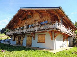4 Bedroom Chalet With Ski In Access..