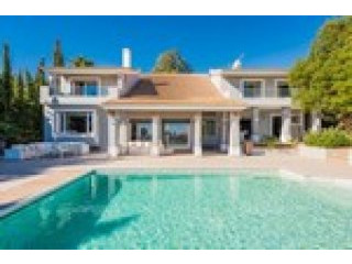 4 Bedrooms - Villa - Malaga - For Sale