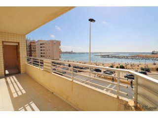 Apartamento en Torrevieja, en primera línea frente a..