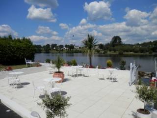 Beautiful lakeside property, successful..