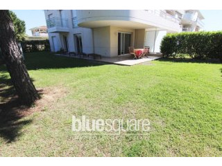 Apartment 2 beds garden level in..