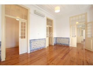 Superb Historical Apartment in Chiado
