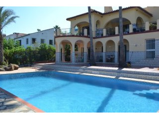 4 bedroom property near Estepona Back..