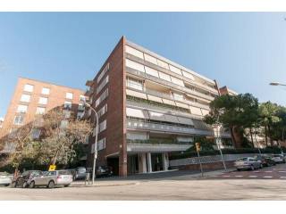 5 bedroom Flat For Sale: BARCELONA..