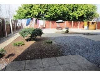 2 Bed Flat/Apartment To Let