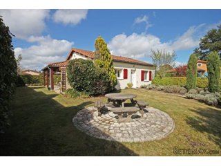 Les Forges (79) - Immaculate 2 bed villa with large terraces..