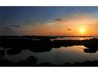 3 bedroom Town House For Sale: 409 N..