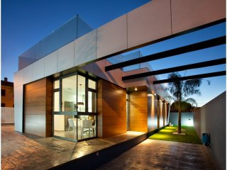 RS183, Modern detached villa