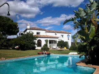 4 Bedrooms - Villa - Malaga - For Sale
