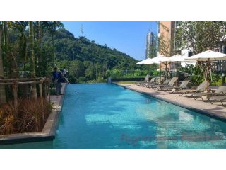 2 Bedroom Condo for sale in Pattaya -..