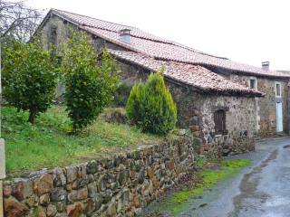 Farmhouse To Renovate In The Charente