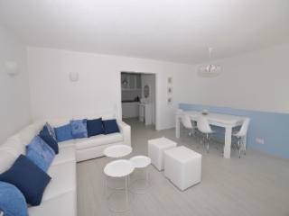 2 BEDROOM APARTMENT HAS BEEN RENOVATED..
