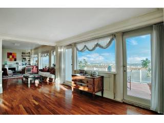 4 Bedrooms - Attic - For Sale