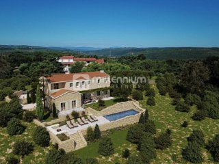 Istra, Brtonigla, exclusivna vila s kamenim bazenom