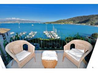 Porto Venere Apartment With Balcony