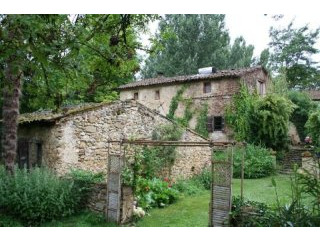 Character Stone House Set On 5.5..