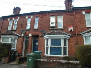 Polygon Southampton Flat for rent.