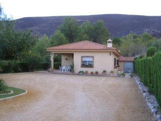 4 bedroom villa with pool (Ref. PV17009)