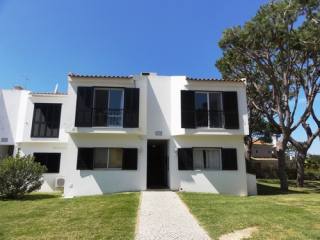 EXCLUSIVE! Renovated two bedroom..