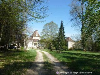 Ref 1043 : Demeure Datant Du Xvii Et..