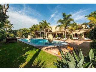 7 Bedrooms - Villa - Malaga - For Sale