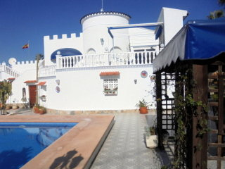 5 Bedrooms - Finca - Alicante - For Sale