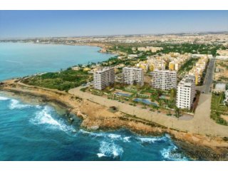 Nuevo proyecto de apartamentos frente al mar en Punta..