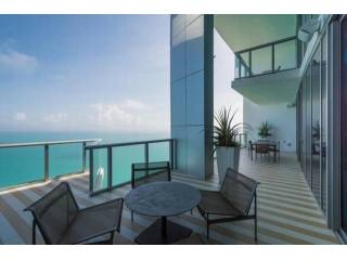 5 bedroom Flat For Sale: 17001 COLLINS..