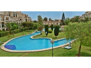 3 Bedroom 2 Bathroom Terraced house in..