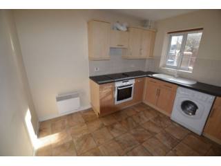2 Bed Flat/Apartment To Let in..