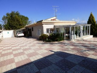 5 Bedrooms - Villa - Alicante - For Sale