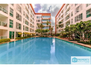 Peaceful 2 Bed Condo: Unbeatable Value..