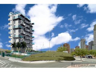 El edificio está a solo 15 minutos a pie de la playa de..