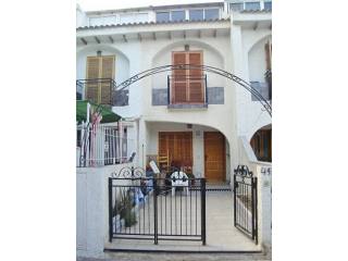 A 3 STOREY TOWN HOUSE- LOS ALCAZERES