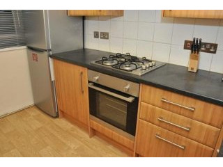 Twin with 2 single bed near Maida Vale..