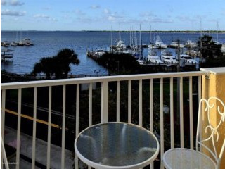 3 bedroom Flat For Sale: 93 Brevard..