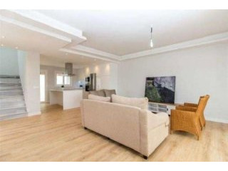4 Bedrooms - House - Malaga - For Sale