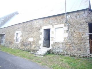 House To Restore with 893m2 of Land