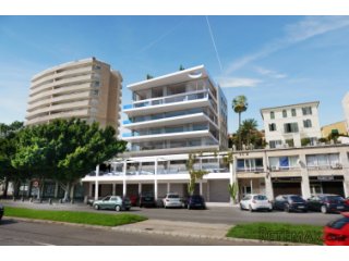 Luxury duplex penthouse in a exclusive new development well..