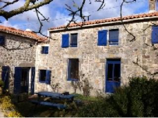 Ideal Equestrian Property, Outbuildings