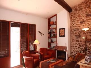 Maison De Village Avec Terrasse Et T1..